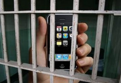 Aplikasi menyekat isyarat telefon bimbit di penjara